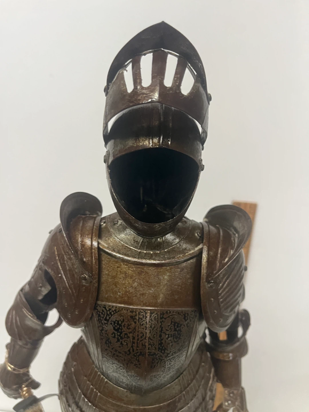 19 Century Knight Suit of Armor Figurine with Sword - photo 5