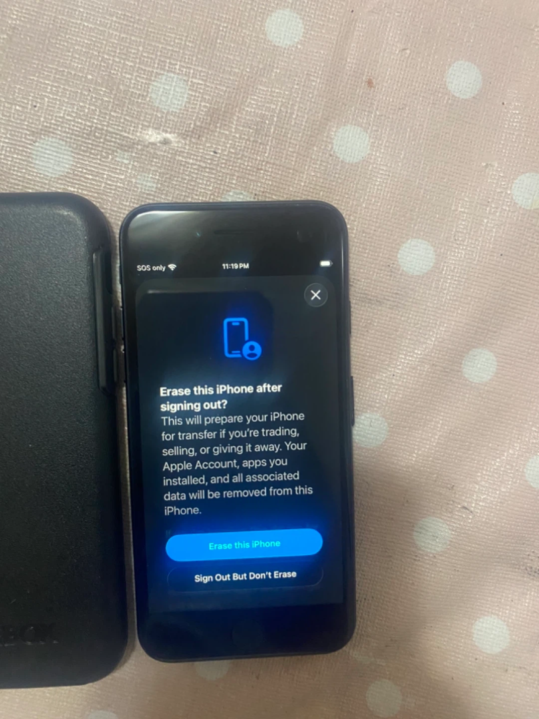 iPhone SE with OtterBox Case (Unlocked) - photo 2