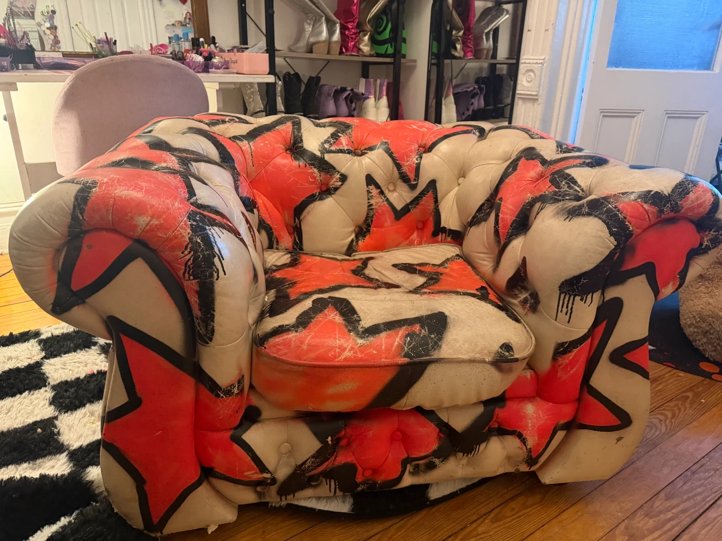 Custom Leather Graffiti Armchair - photo 4