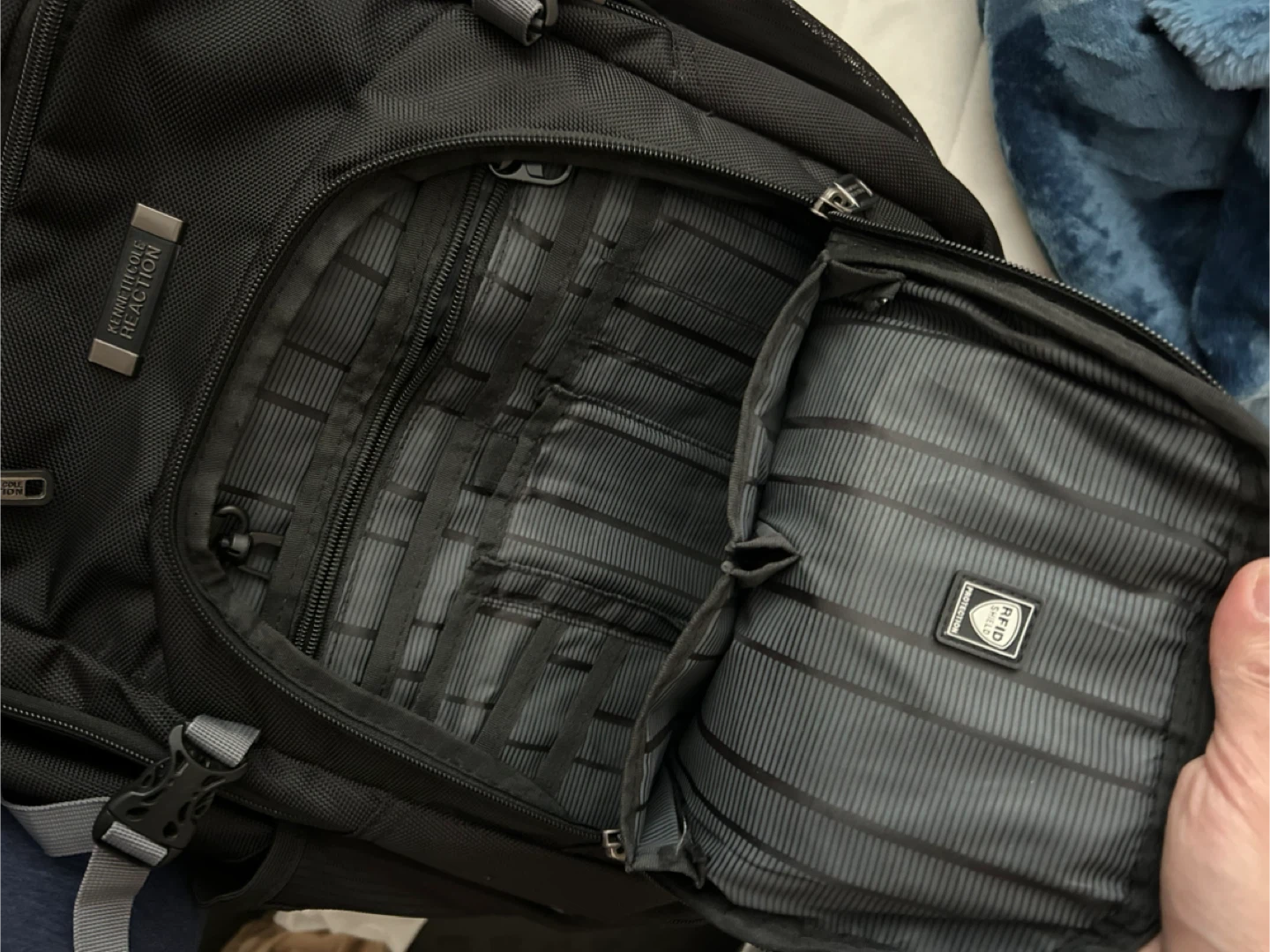 Kenneth Cole Reaction Backpack - photo 2