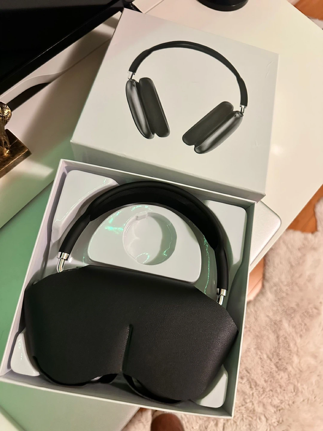 Apple AirPods Max Headphones send offers - photo 2