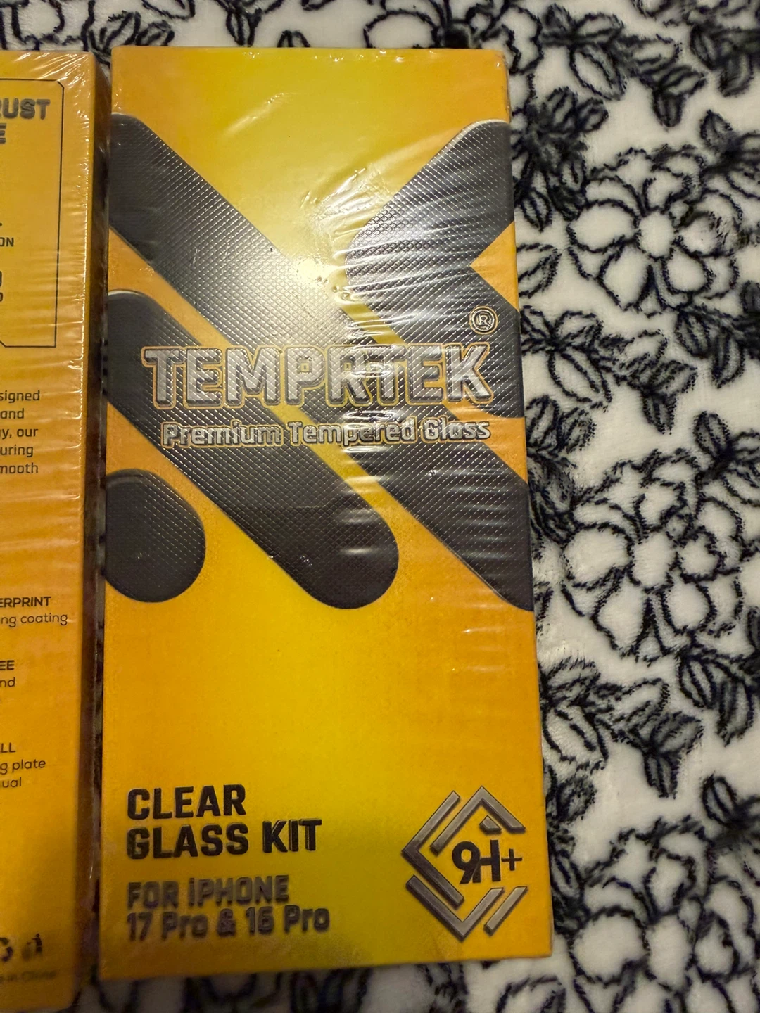 TEMPTEK Clear Glass Kit Screen Protector for iPhone 16/17 Pro - photo 2
