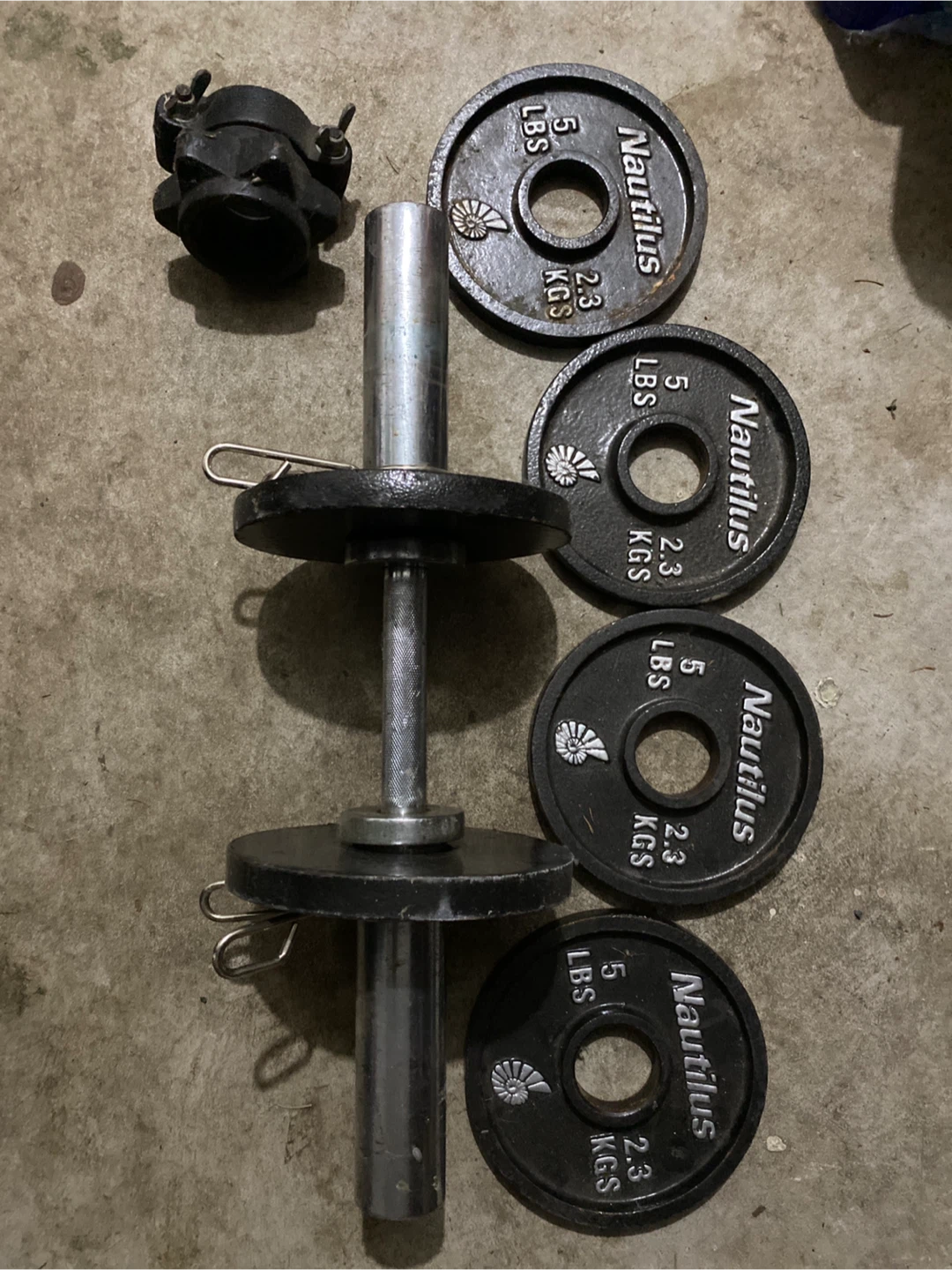 $25 Nautilus Dumbbell Set with 6x- 5lb Weight Plates