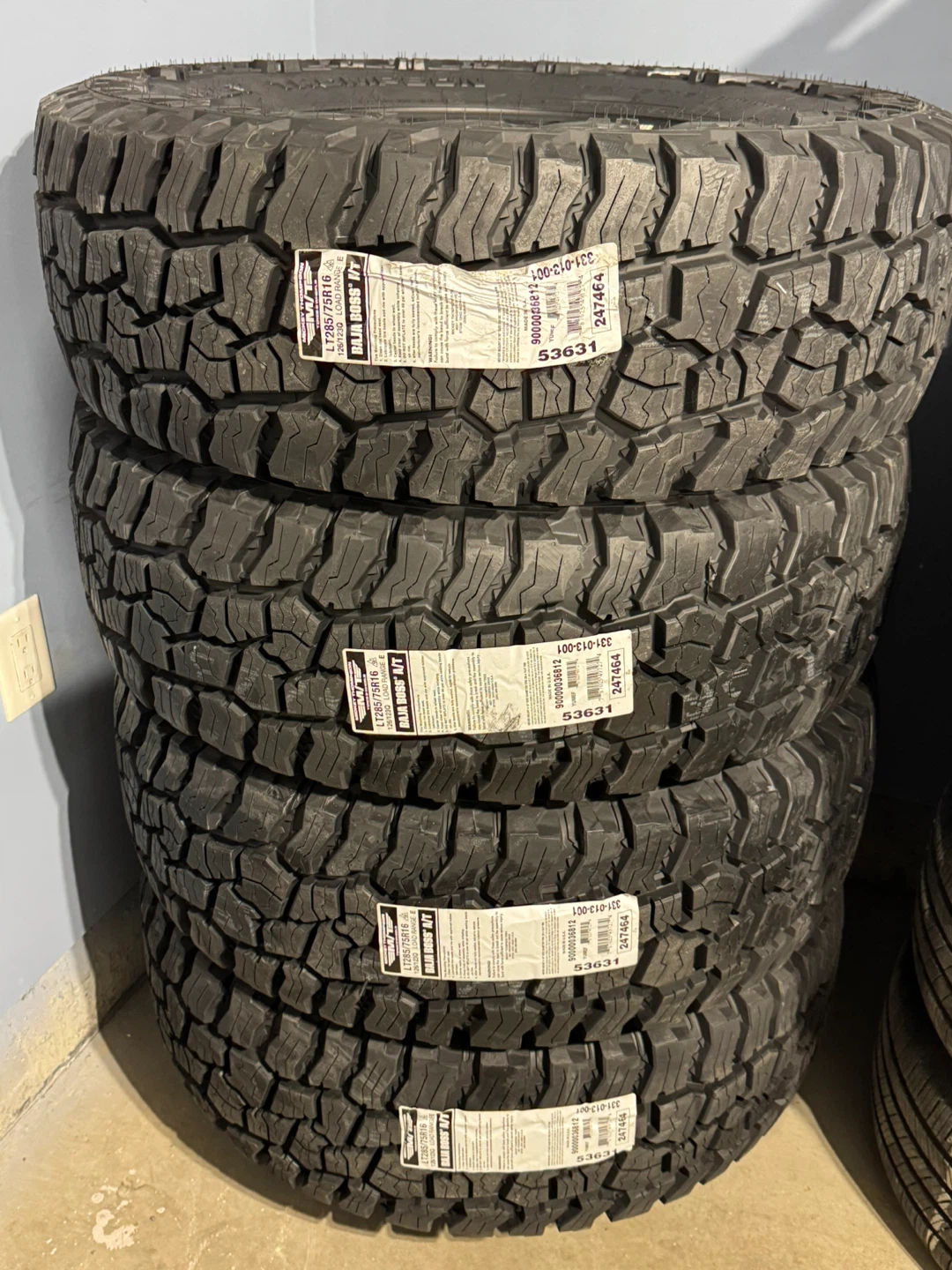 Mickey-thompson BAJA BOSS A/T 285-75-16
