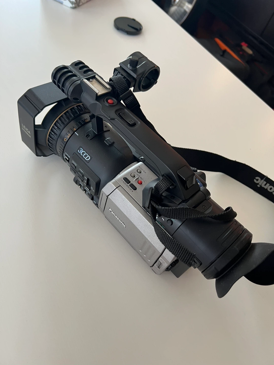 Panasonic AG-DVX100 3CCD Professional Camcorder - photo 2