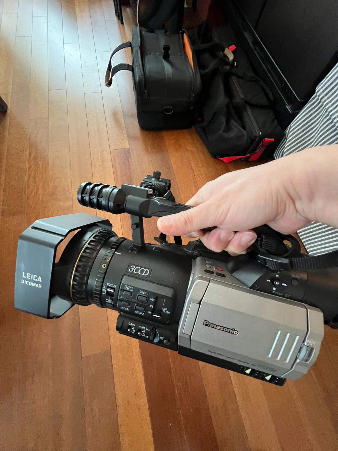Panasonic AG-DVX100 3CCD Professional Camcorder