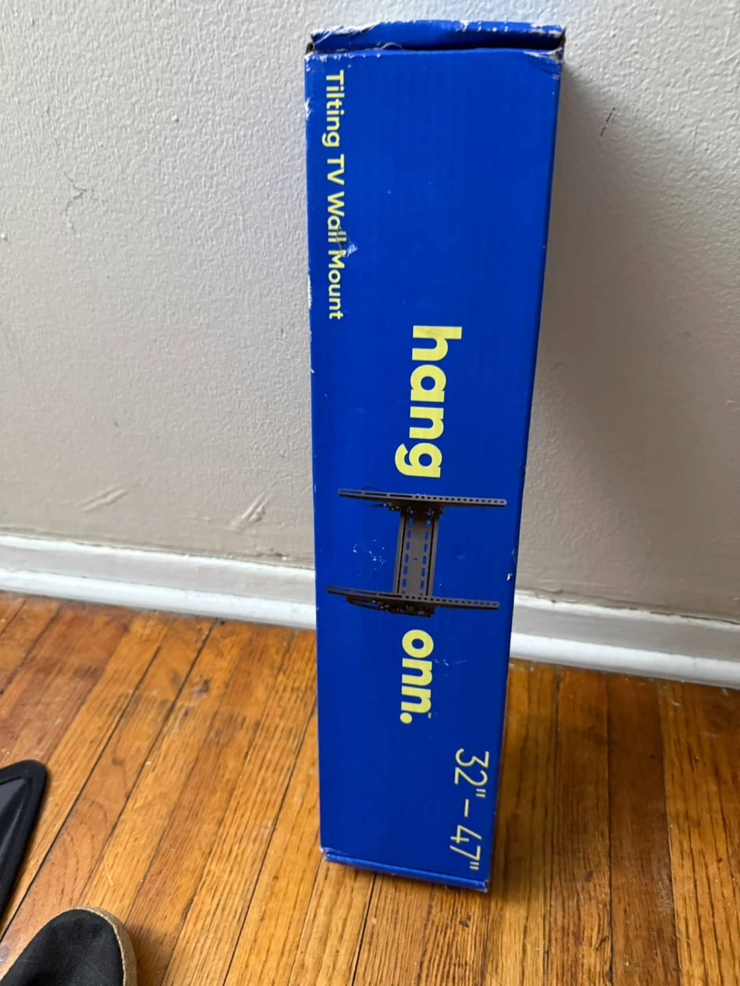 onn. Tilting TV Wall Mount for 32"-47" TVs - photo 2