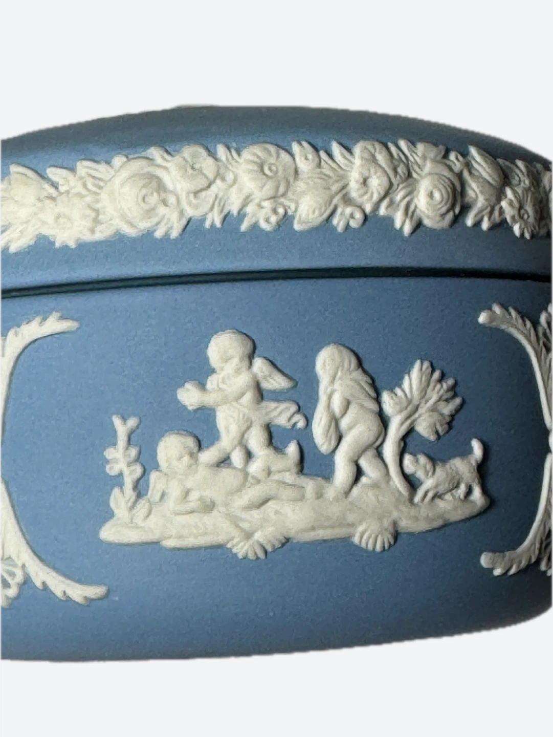 Vintage Jasperware Trinket Box Blue White Cherub Design - photo 5