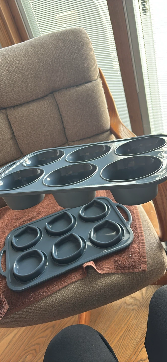 6-Cup Jumbo Muffin Pan with Stainless Steel Frame - photo 2