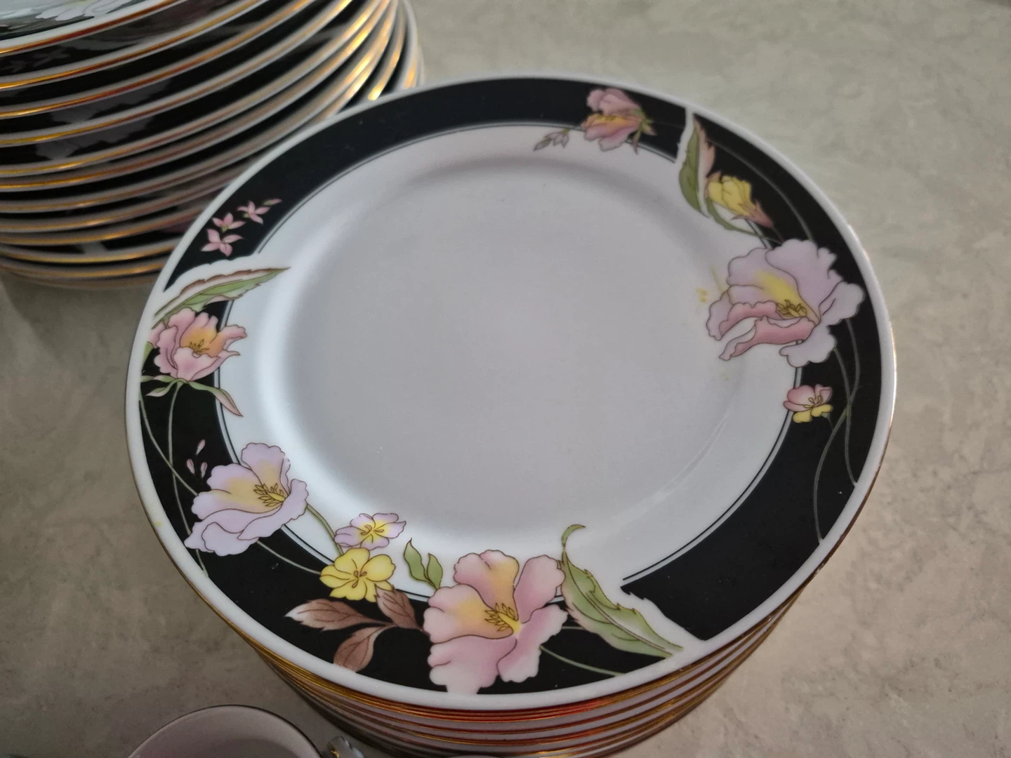LYNNS FINE CHINA DISH SET - photo 2