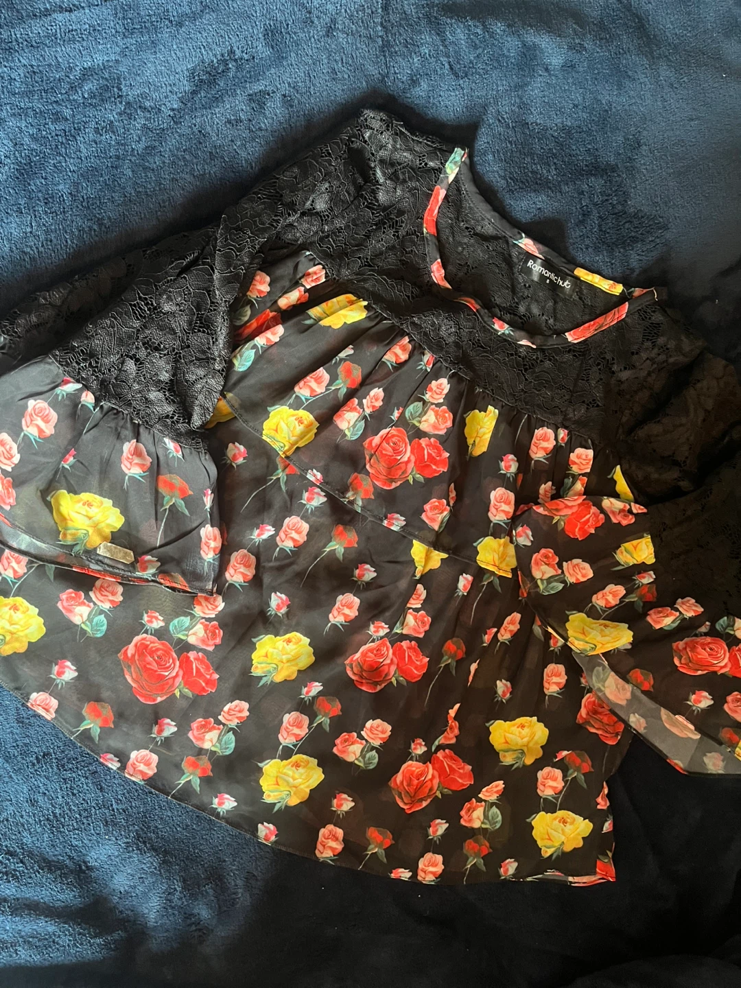 Romantic Hub Floral Lace Blouse