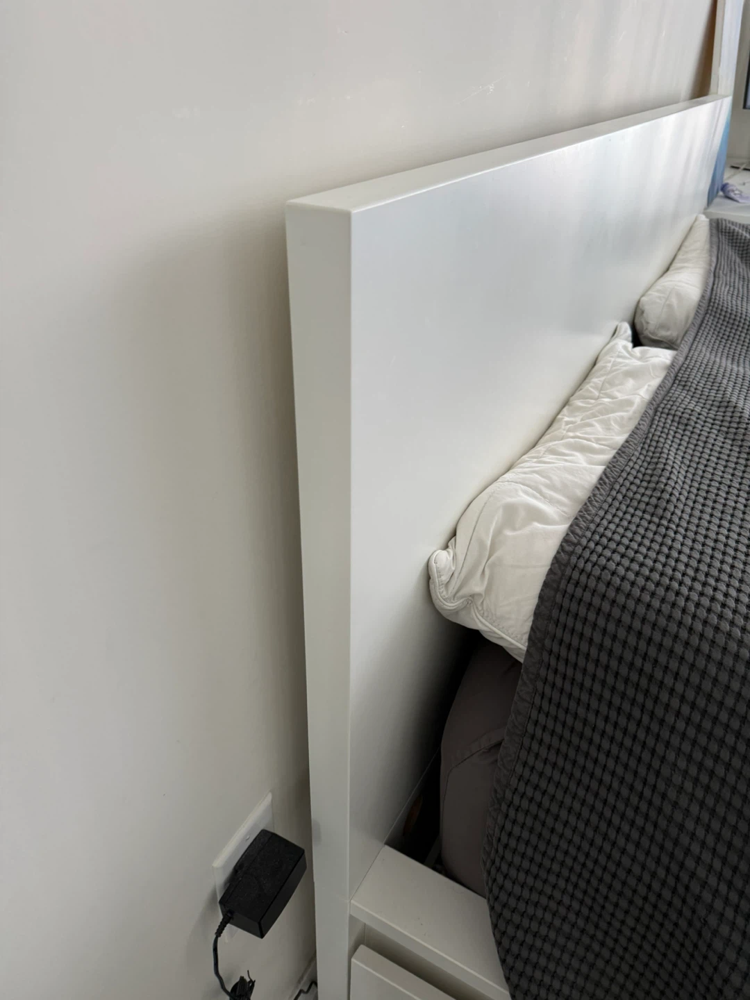 MALM High Bed Frame + 2 Storage Boxes — Great Condition - photo 2