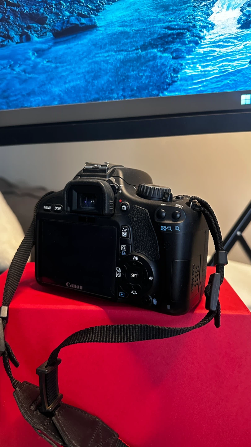 Canon EOS Rebel T2i DSLR Camera with Lens - photo 3