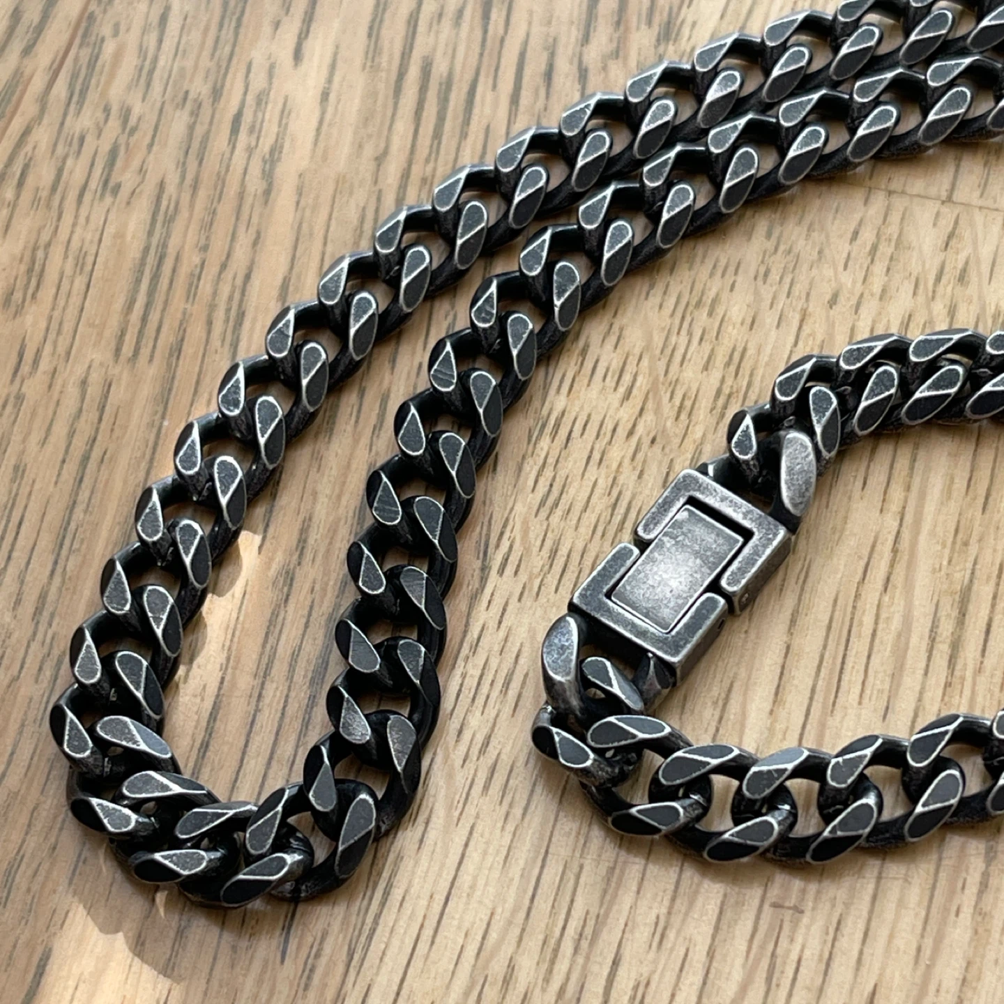 Rugged Oxidized curb link box clasp stainless steel chain (9mm) - photo 3