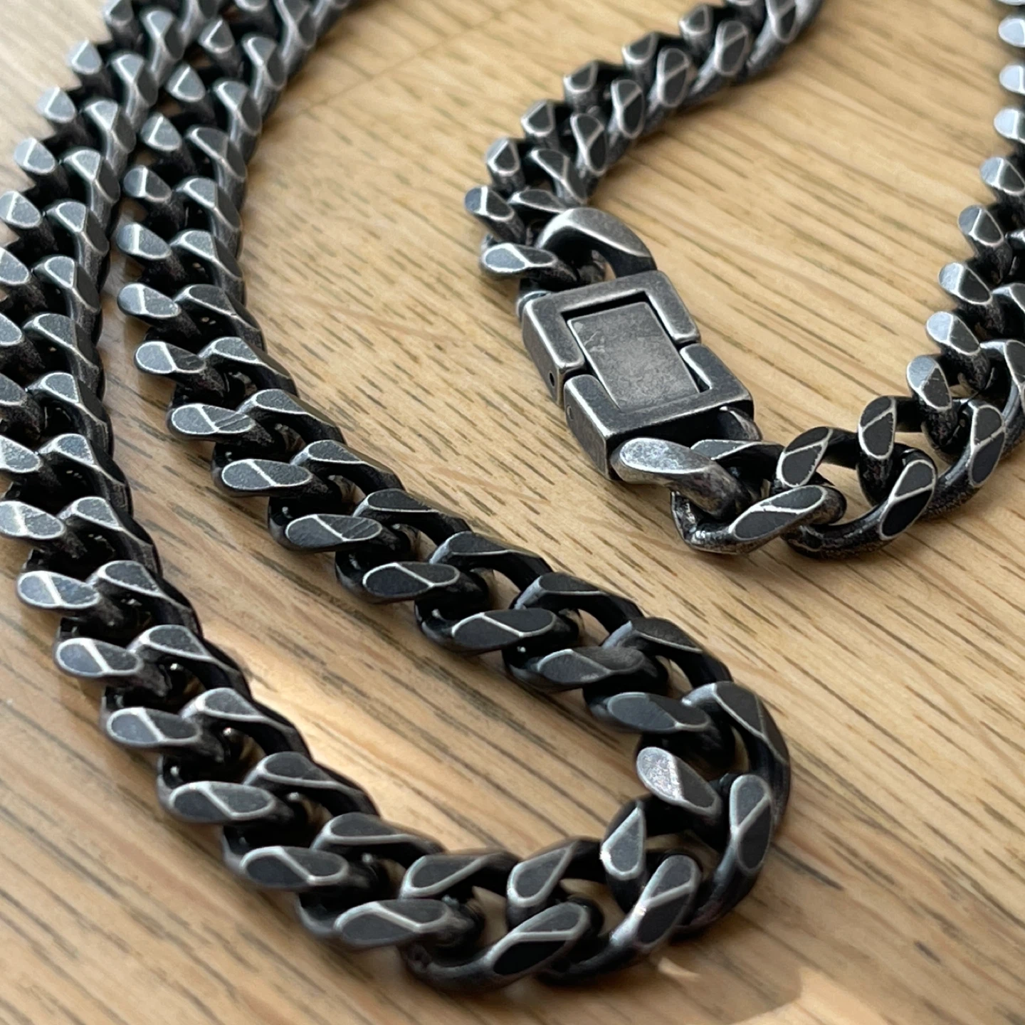 Rugged Oxidized curb link box clasp stainless steel chain (9mm)