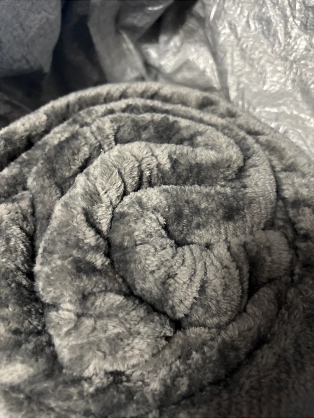 Kirkland Grey Plush Throw Blanket - Queen - photo 3
