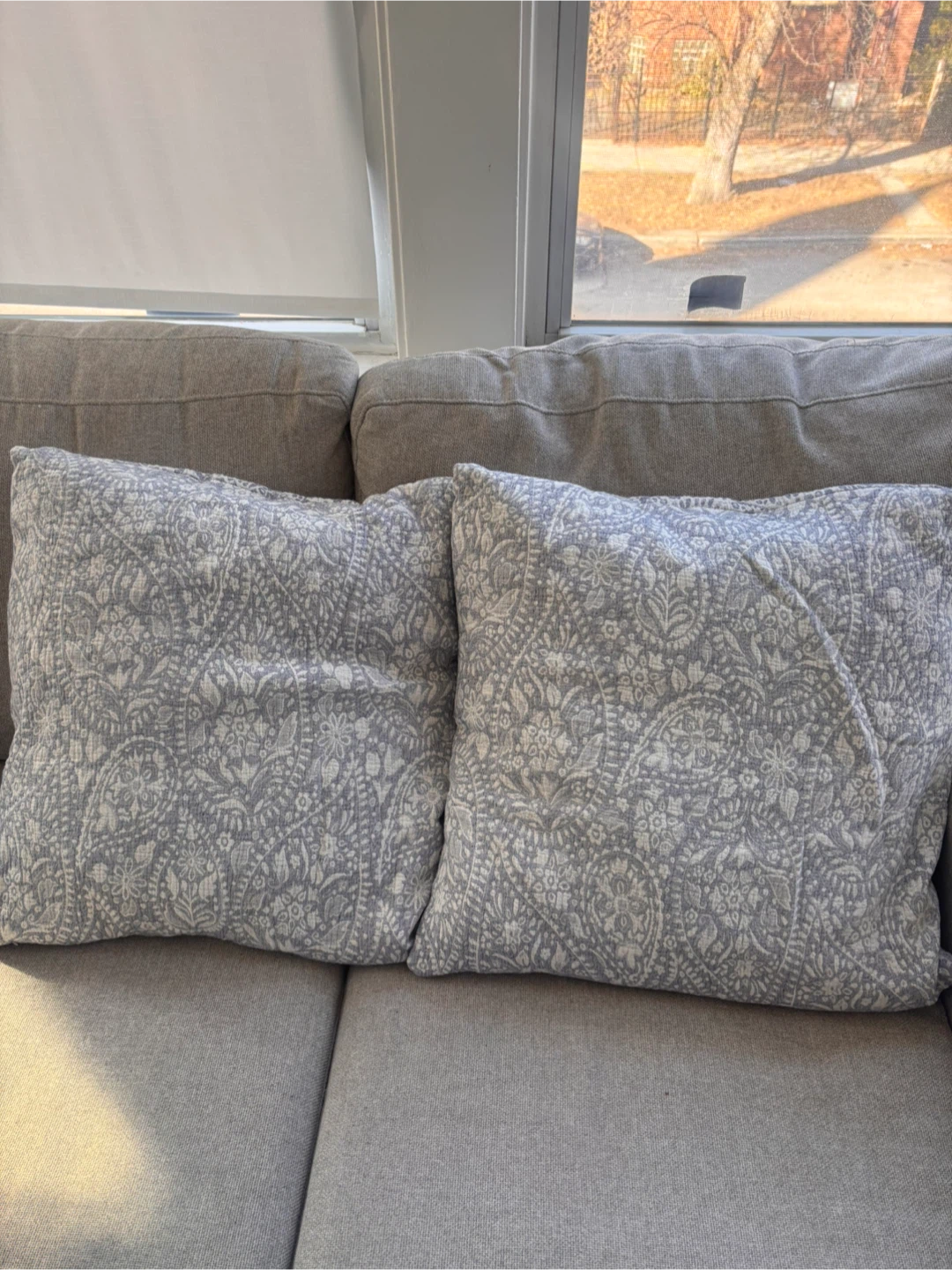 Set of 2 Decorative Throw Pillows - photo 2