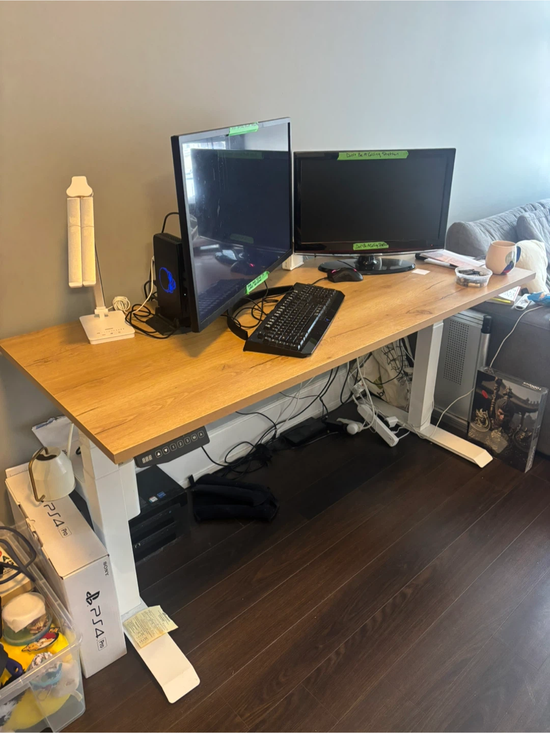 Standing Desk from structube. Like new - photo 2