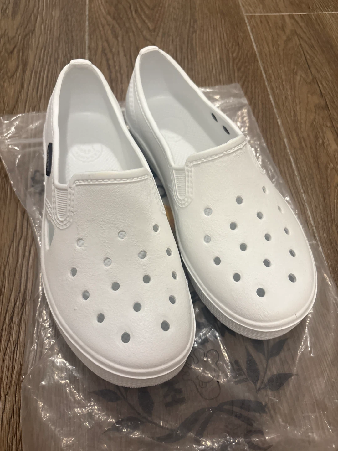 White Slip-on Clogs - Size 220mm