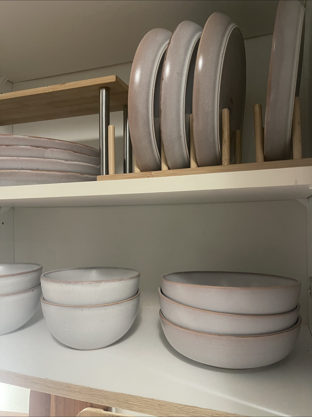 Set of 16 Dinnerware Plates and Bowls (READ AD) - photo 2