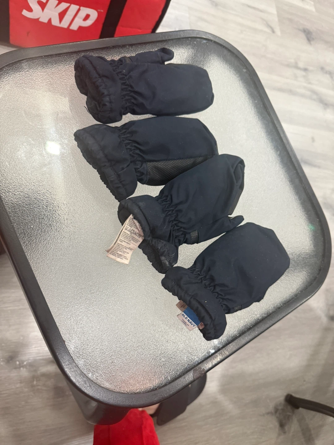 Old Navy Kids Mittens Size M - photo 3