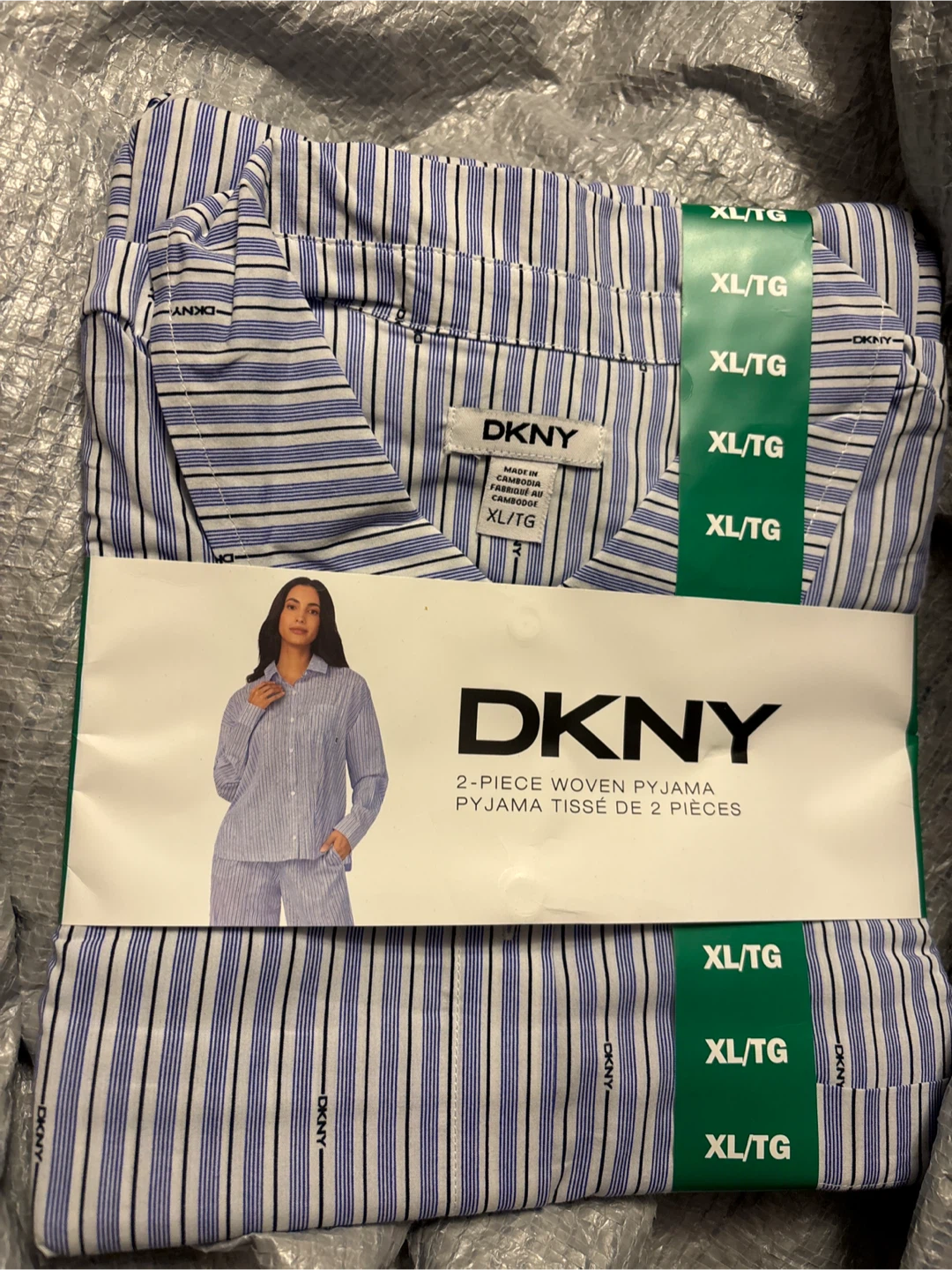 DKNY 2-Piece Woven Pyjama Set - XL