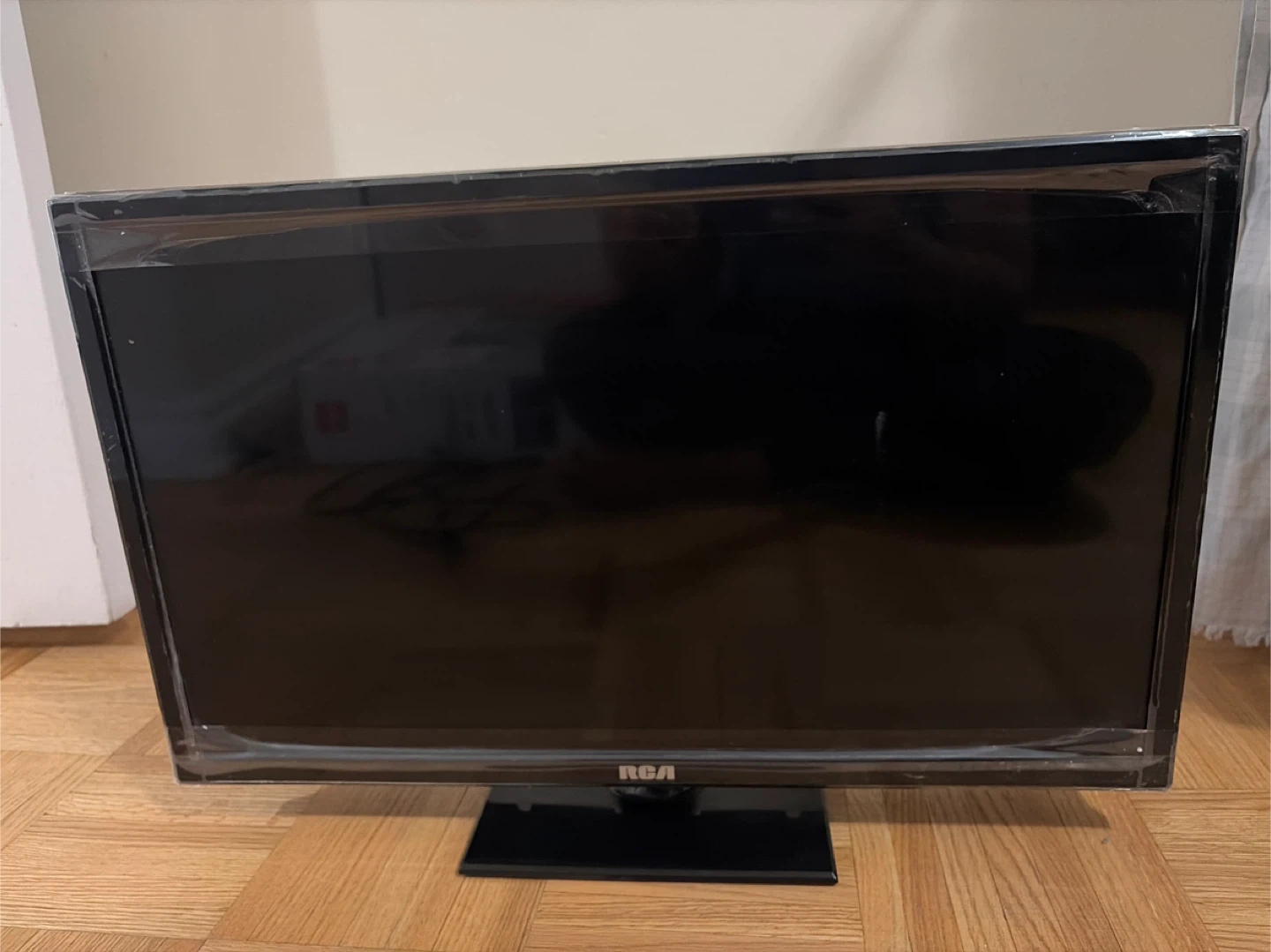 RCA 24" HD LED TV RT2471-AC