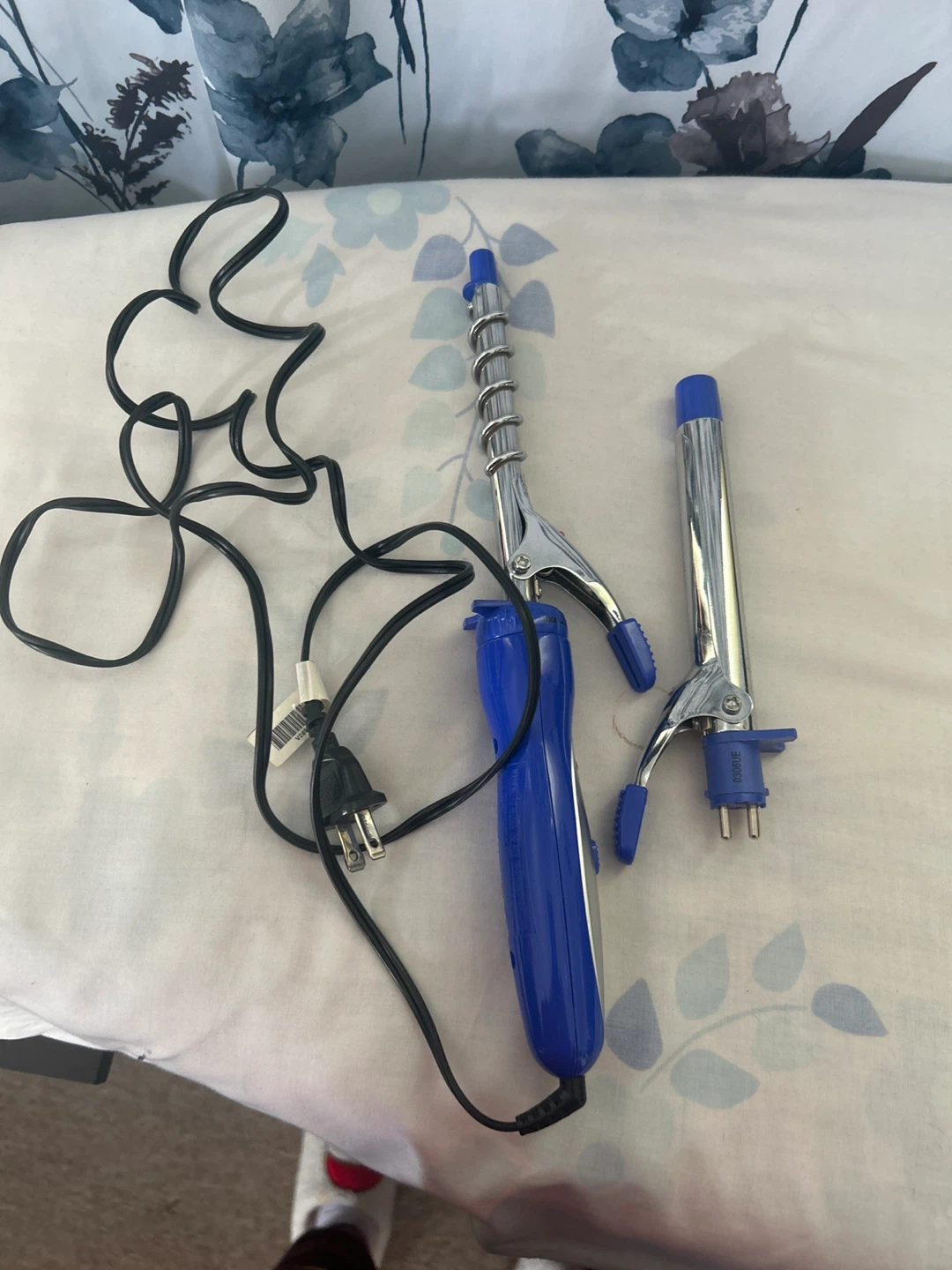 Blue Electric Curling Iron with Spiral Attachment 🥕