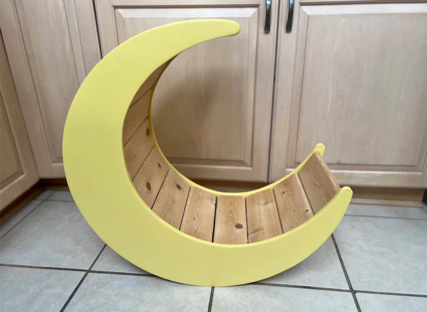 Yellow Crescent Moon Newborn Photography Prop FOR RENT - photo 5
