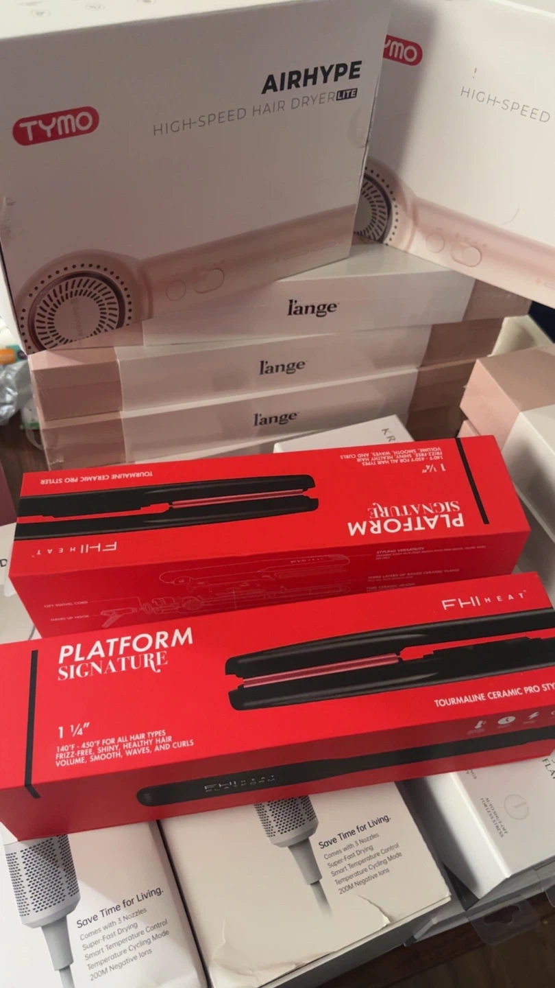 FHI Heat Platform Signature 1 1/4"  Ceramic Pro Styler Flat Iron
