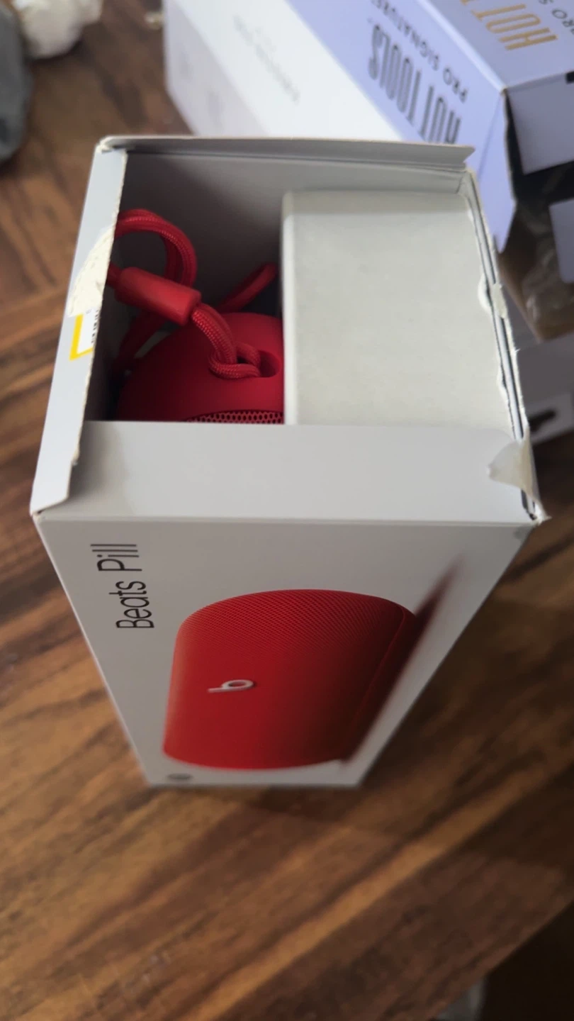 Beats Pill Red Portable Speaker - photo 2