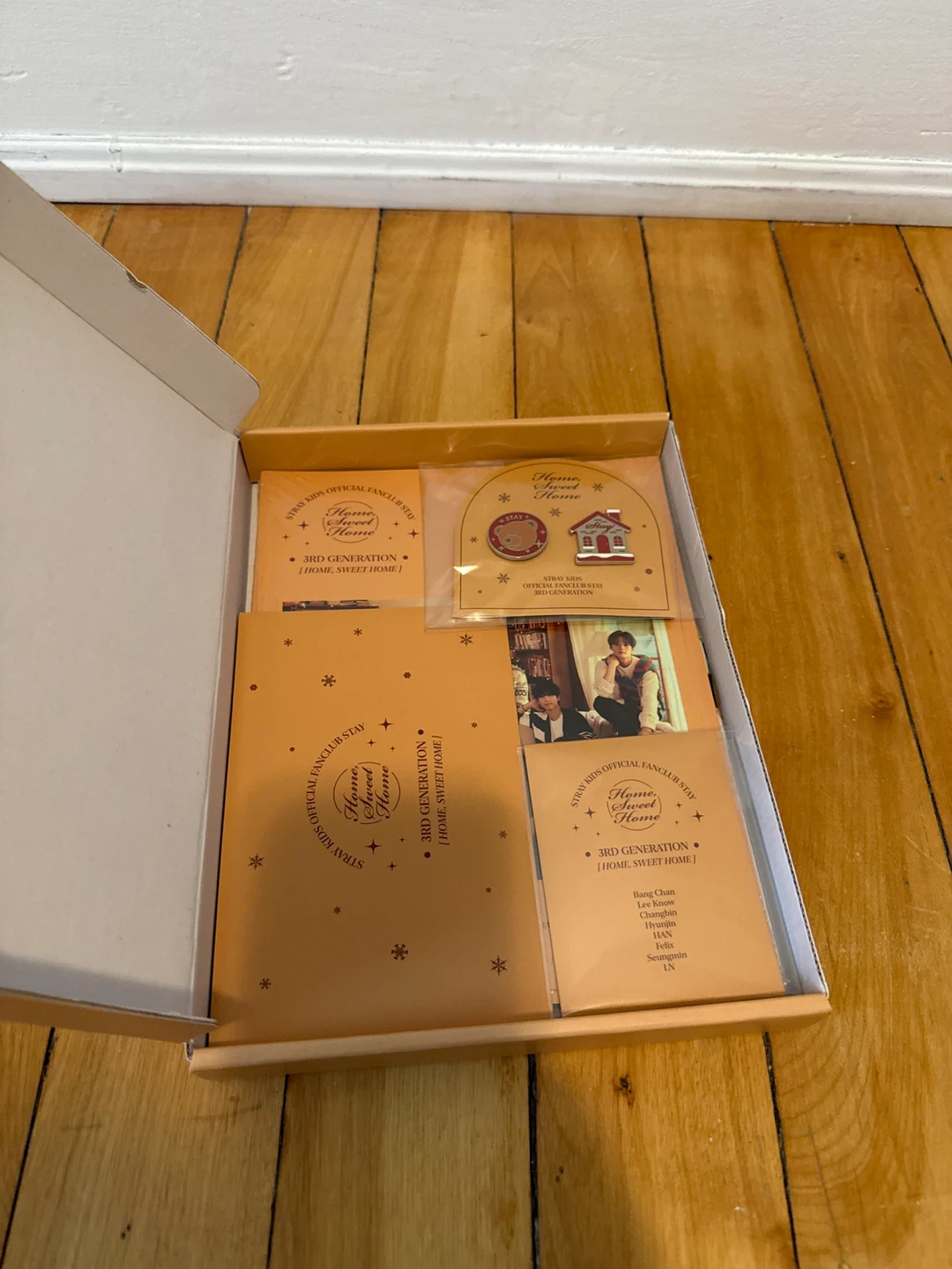 Stray Kids  Fanclub Stay 3rd Gen "Home, Sweet Home" Box Set - photo 5