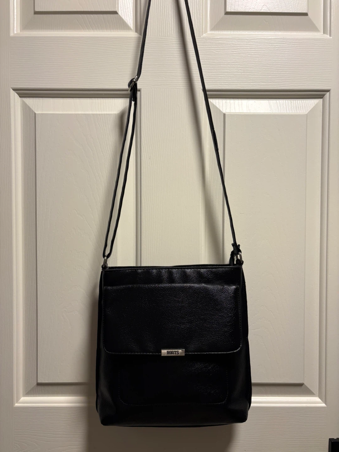 Roots Black Leather Crossbody Bag - photo 2