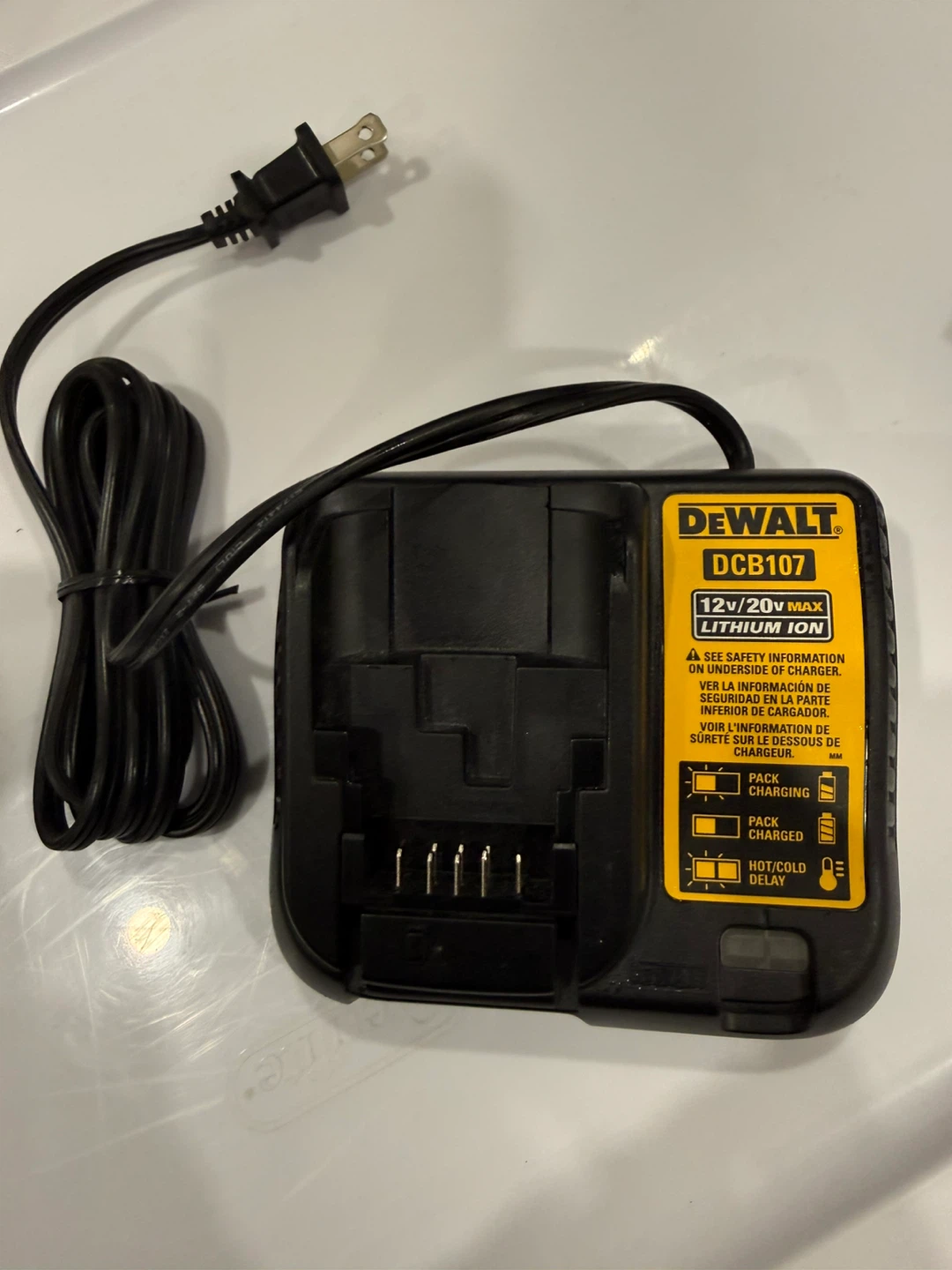 DEWALT 20V Cordless Drill with 2 Batteries and Charger - photo 3