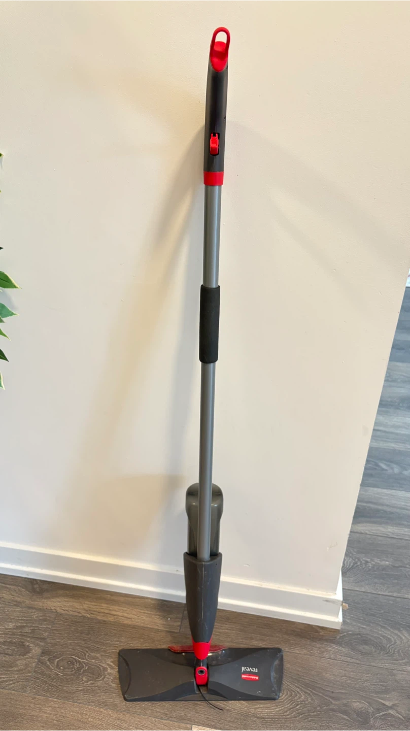 Rubbermaid Reveal Spray Mop - photo 2