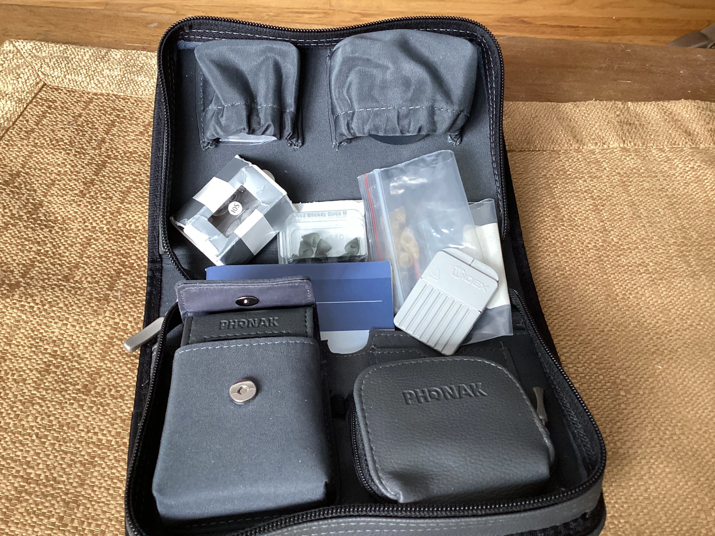 Phonak myPilot Hearing Aid Controller & Accessories - photo 2
