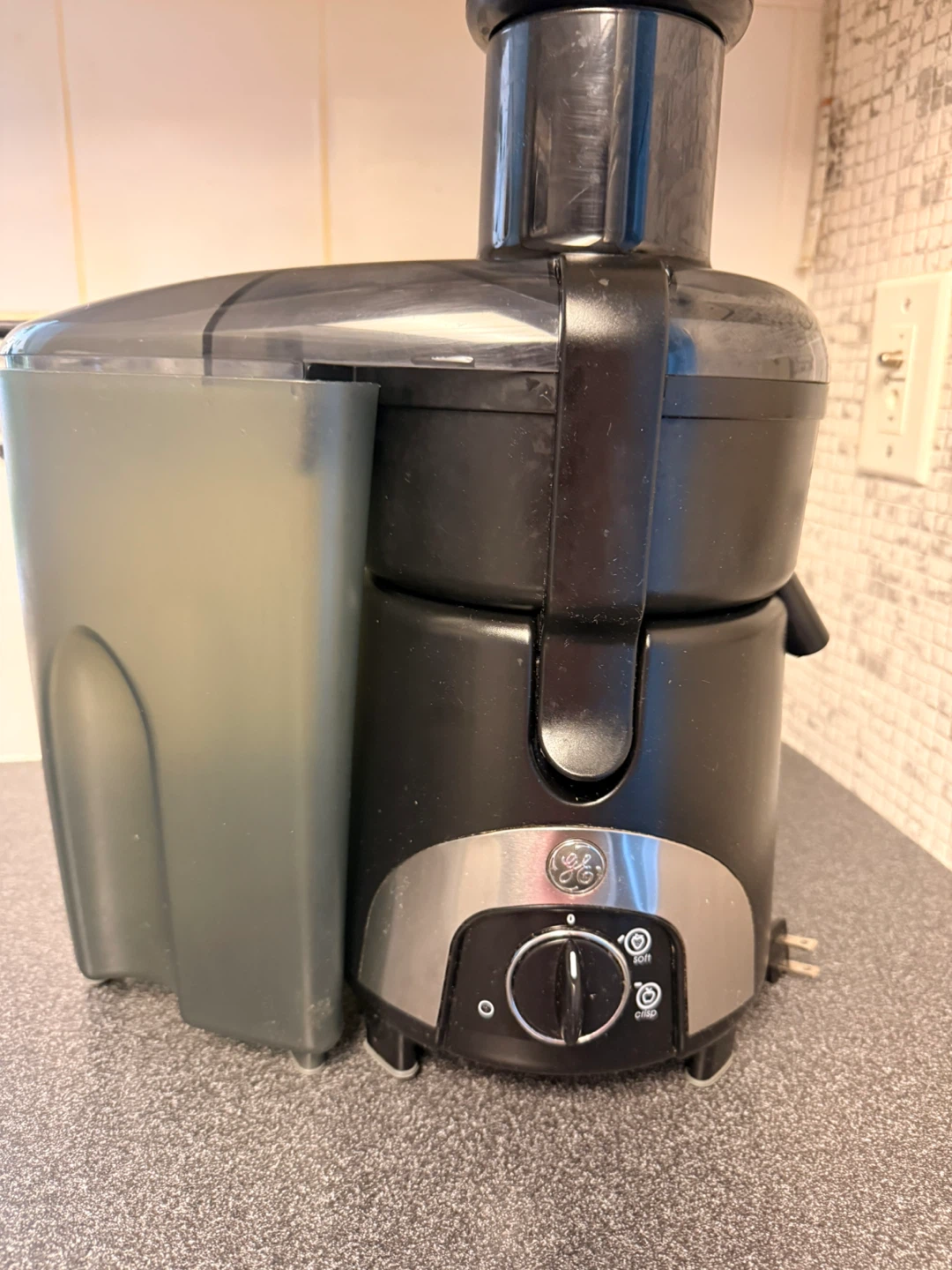 GE Juicer - photo 2