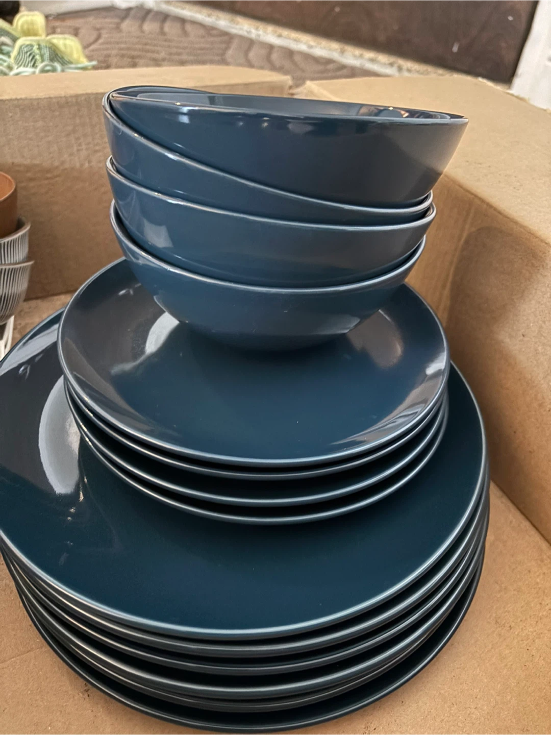 Dark Blue Dinnerware Set