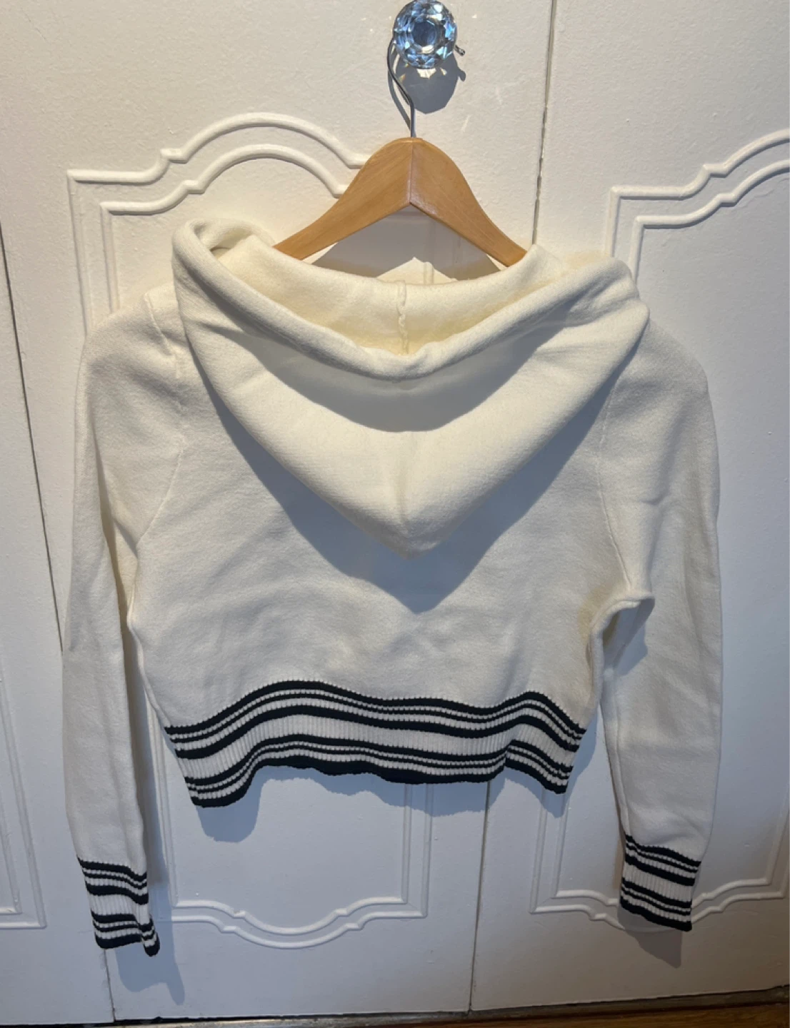 ZARA White Cropped Hoodie with Black Stripes - Size M - photo 2
