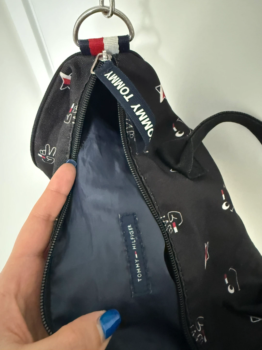 Tommy Hilfiger Black Patterned Bag - photo 2
