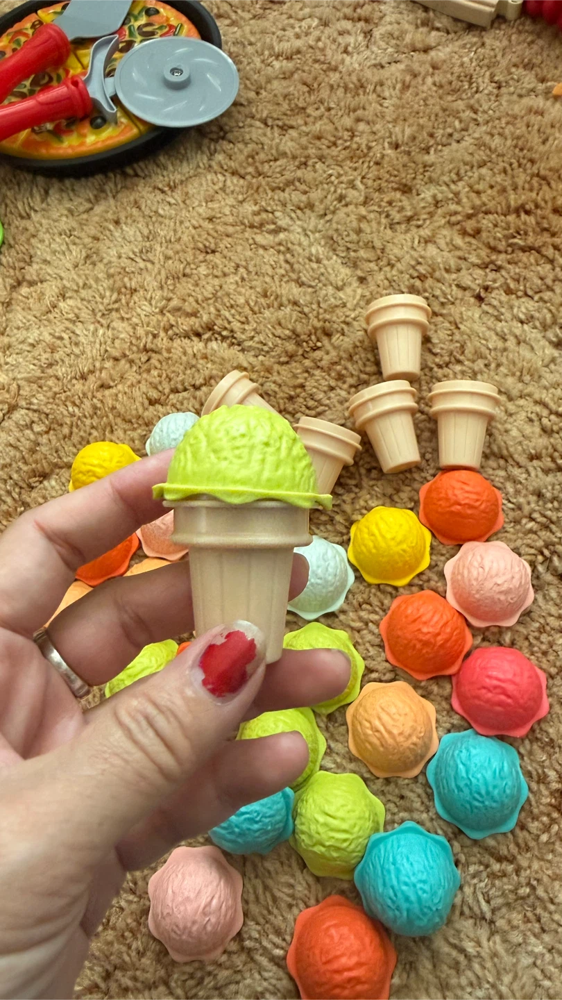 Play Food Ice Cream Cones and Scoops Toy Set - photo 3