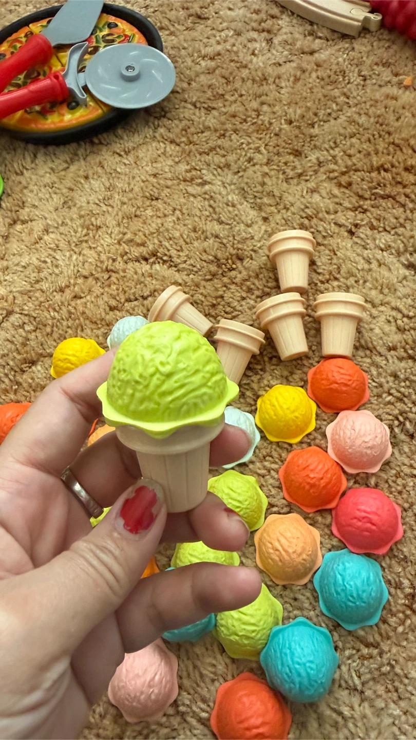 Play Food Ice Cream Cones and Scoops Toy Set - photo 2