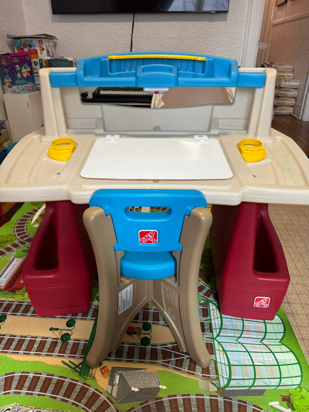 Children’s desk with a chair - photo 5