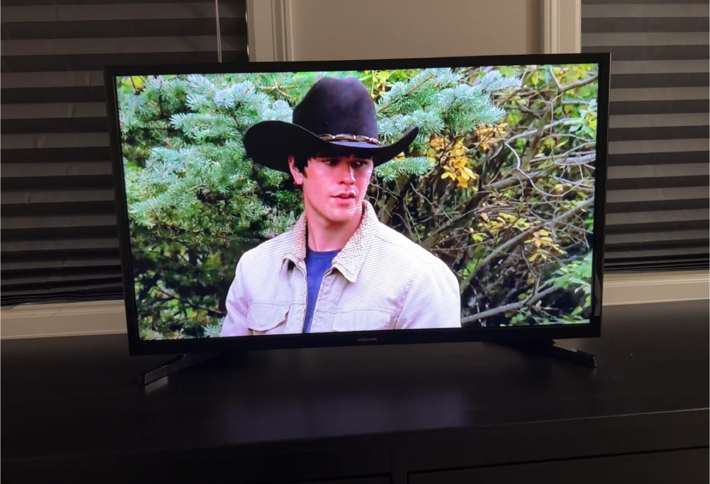 Samsung 32” Smart LED TV - photo 4