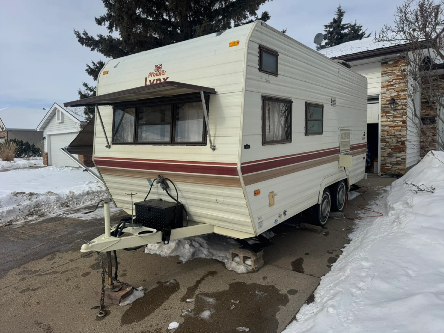 Prowler Lynx Travel Trailer - photo 2