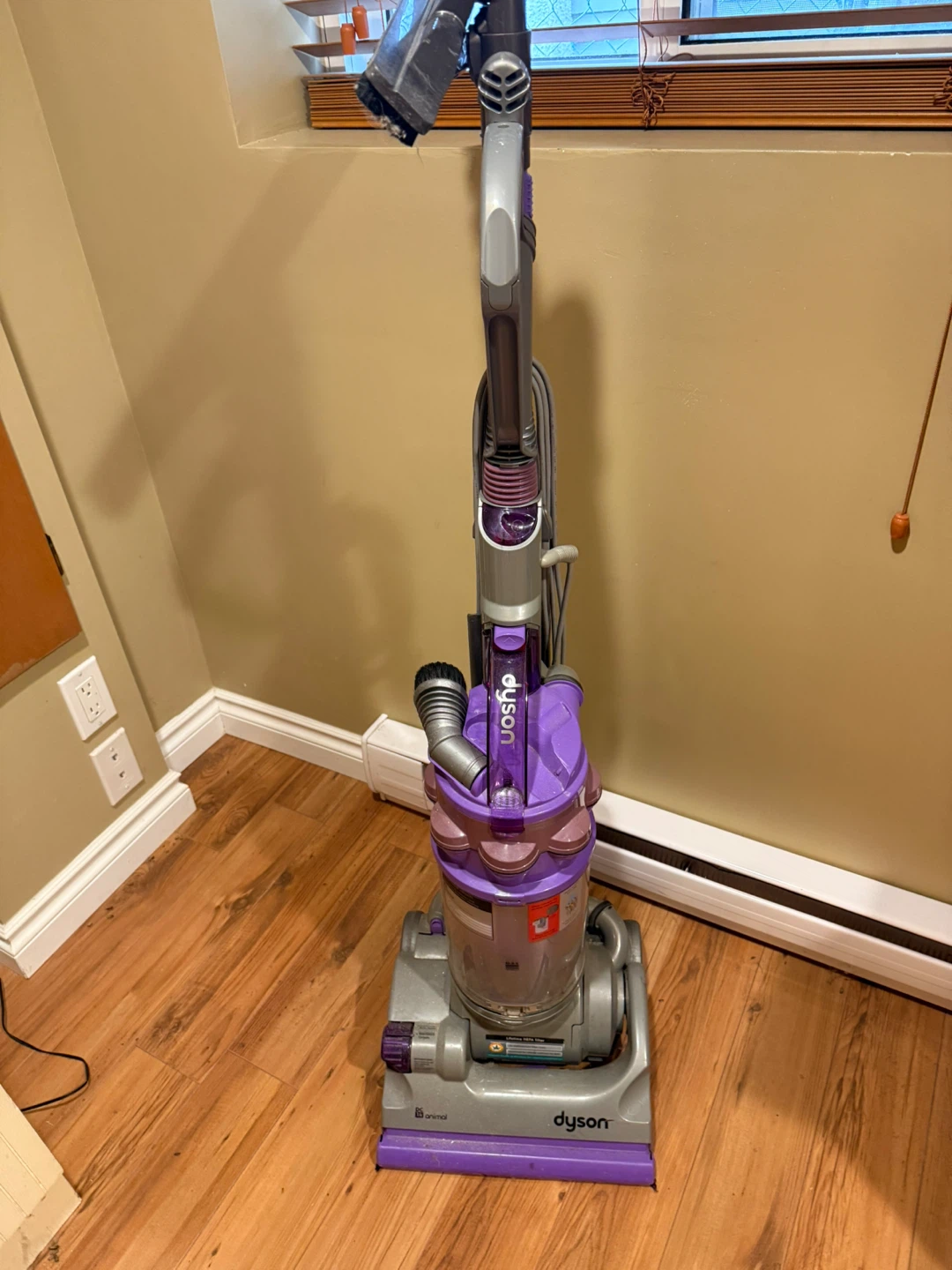 Dyson Animal Upright Vacuum Cleaner