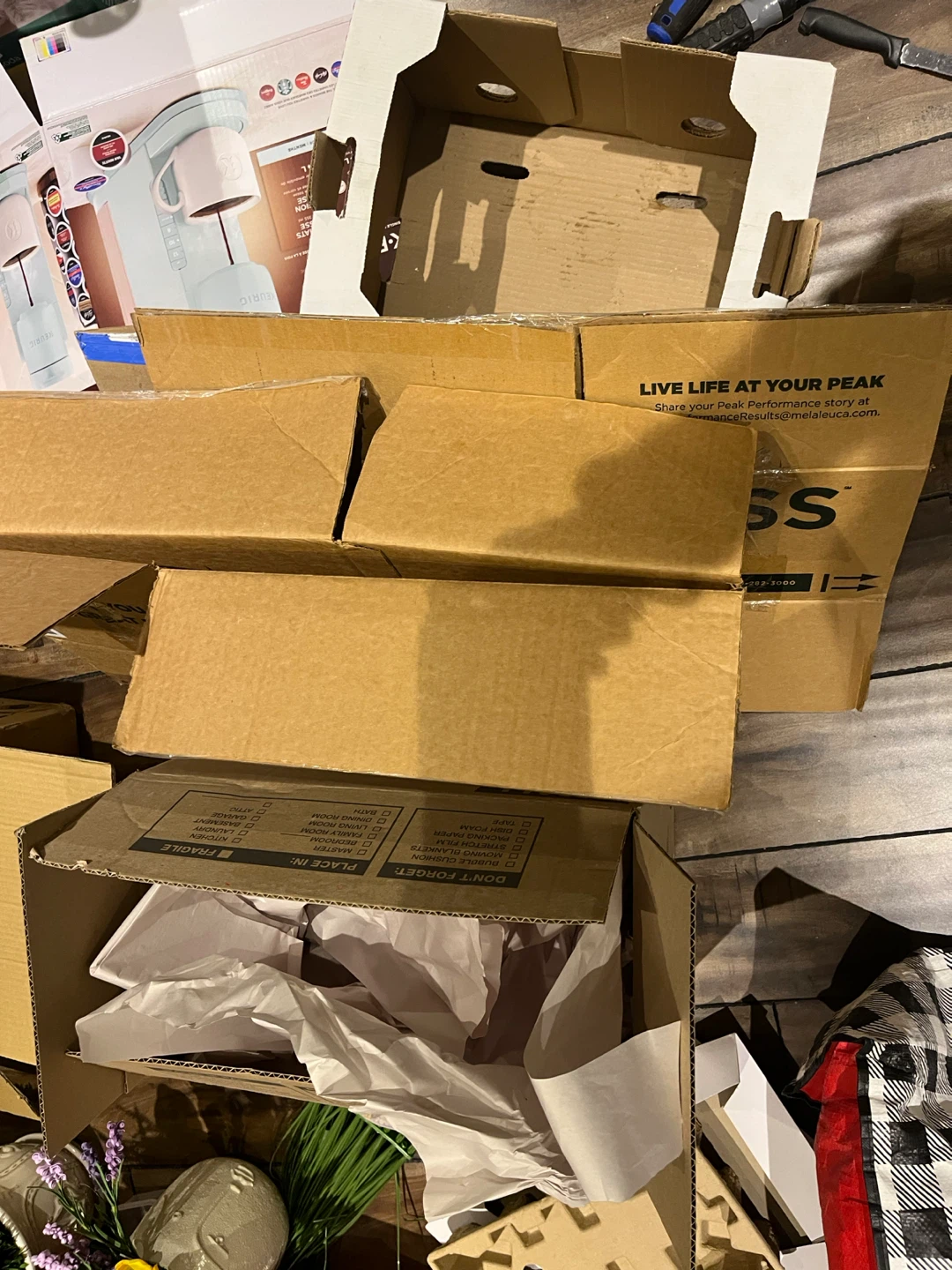 Free moving boxes and packing paper