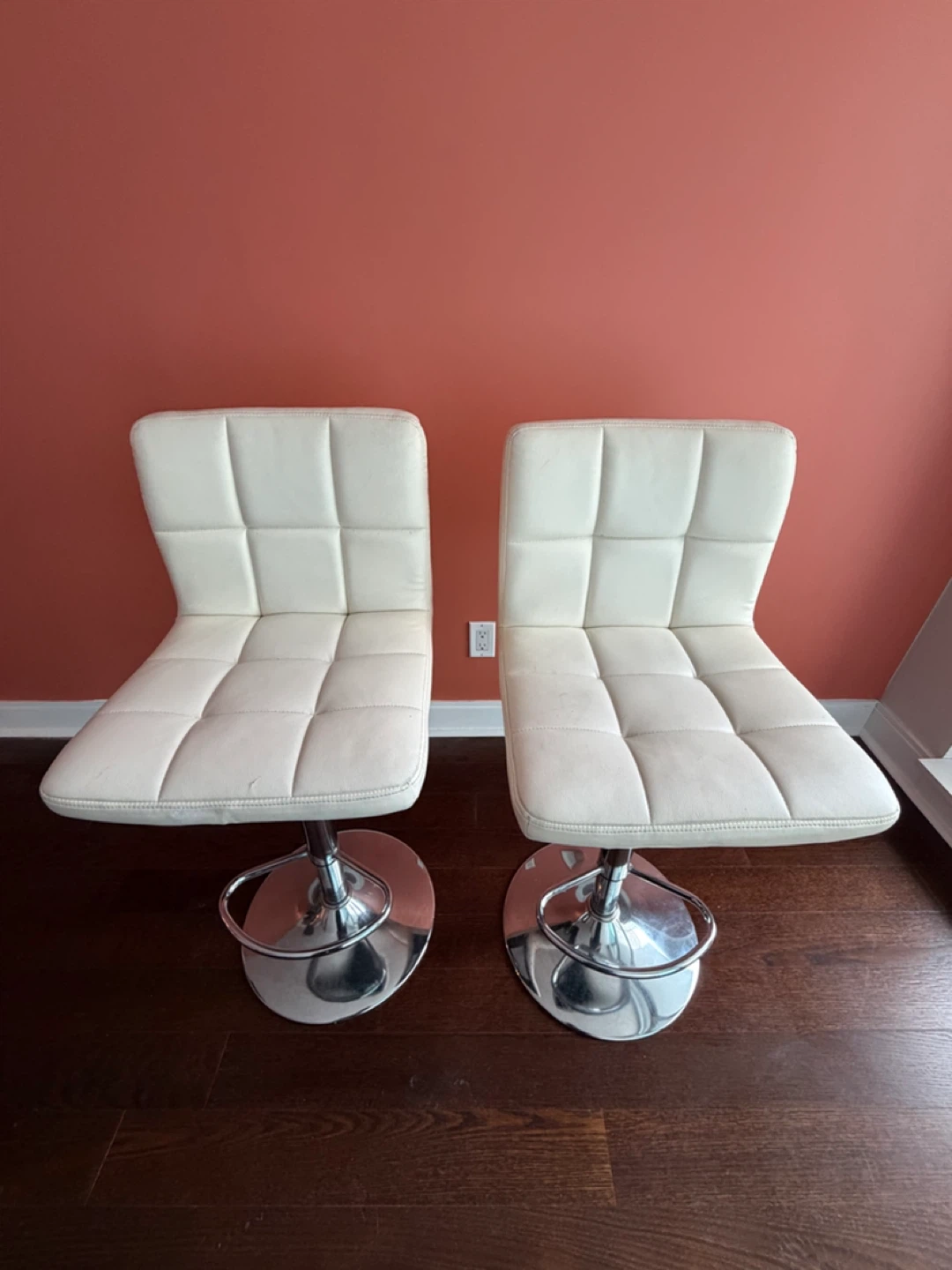 Set of 2 White Adjustable Bar Stools