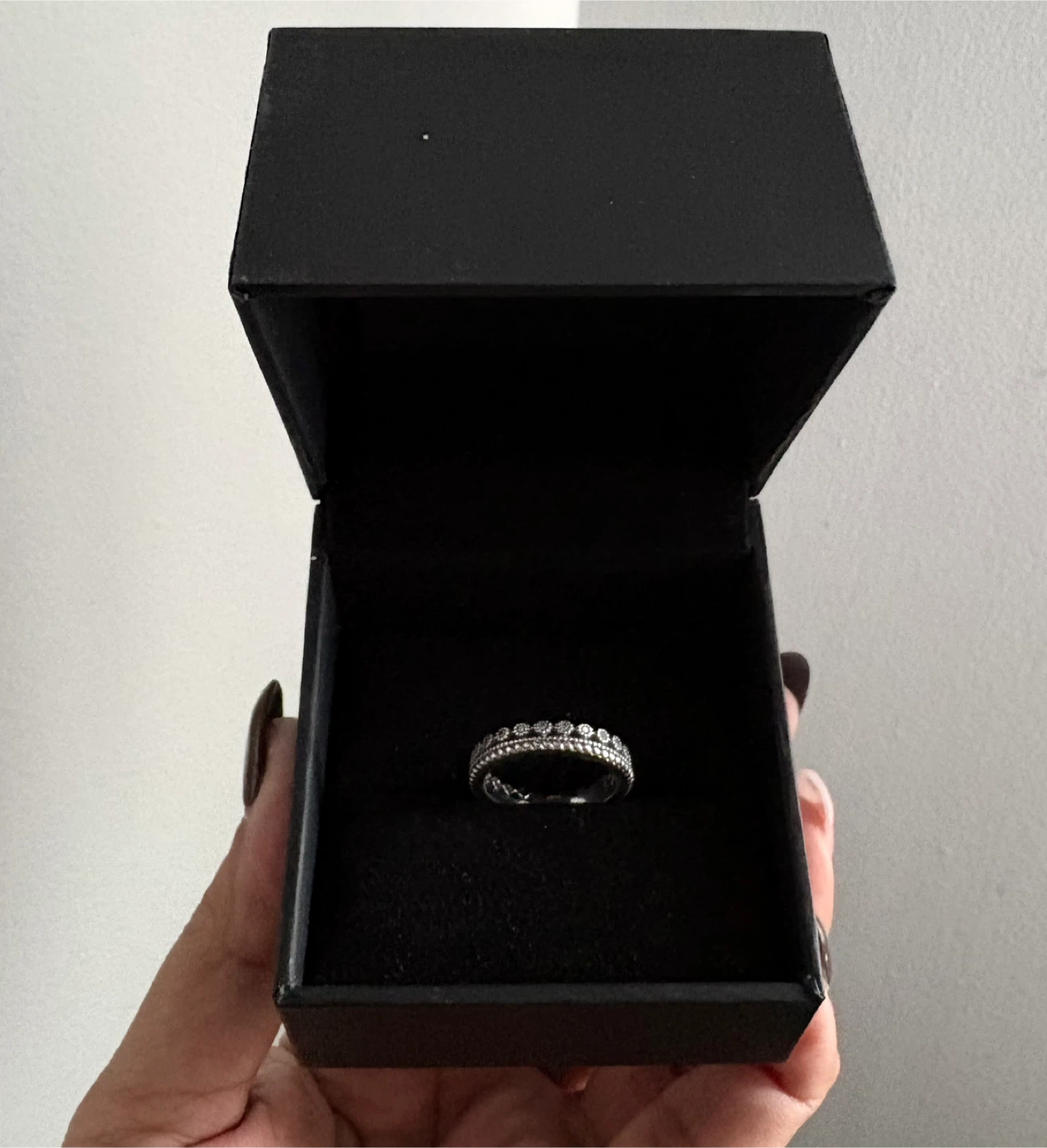 Sterling silver band (size 6)‼️last price ‼️