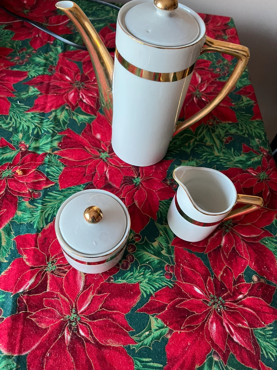 6-Piece White Ceramic Coffee Cup Set with Gold Trim - photo 2